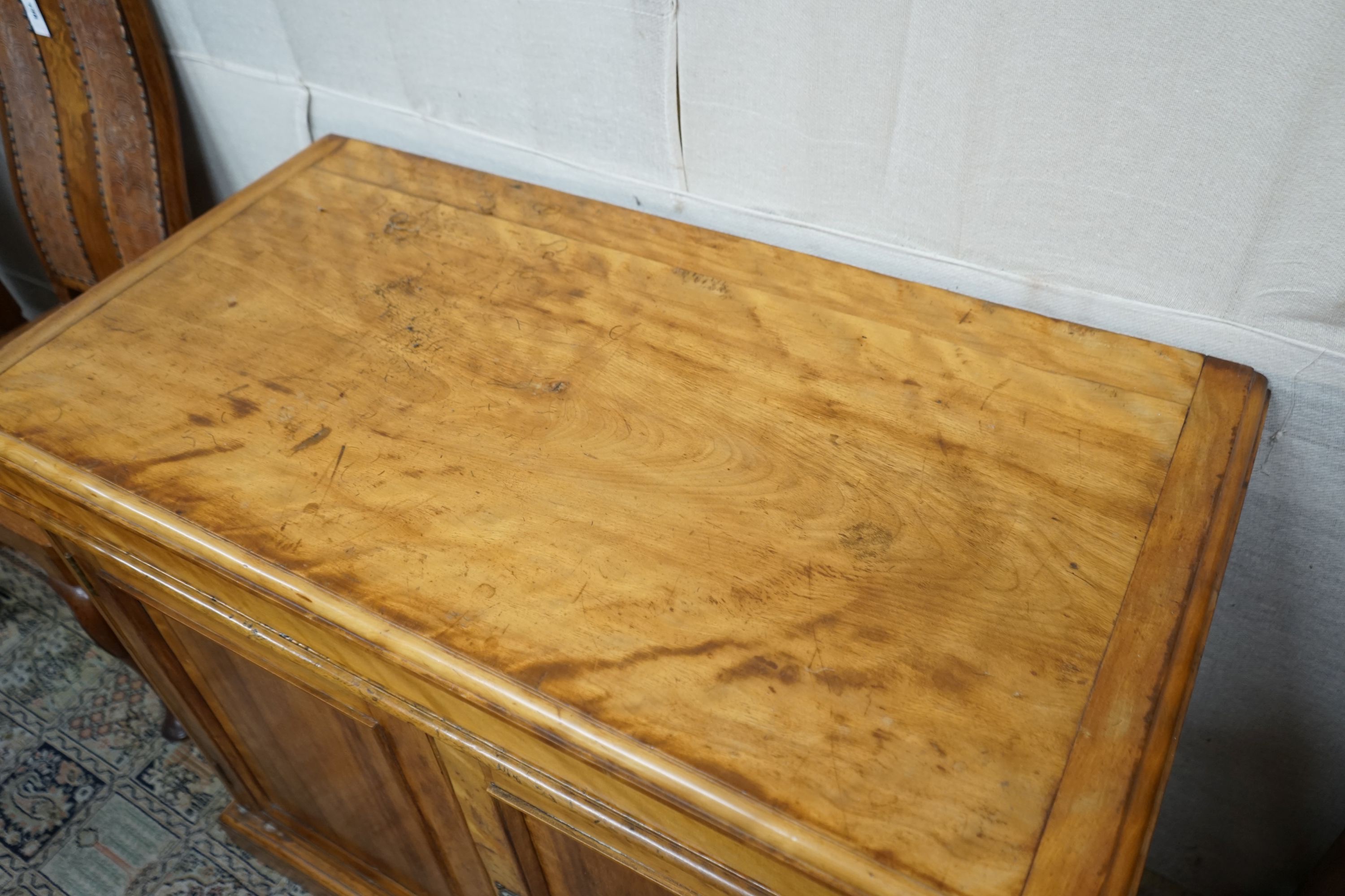 A Victorian satin birch hinged top wash stand, width 104cm, depth 54cm, height 86cm